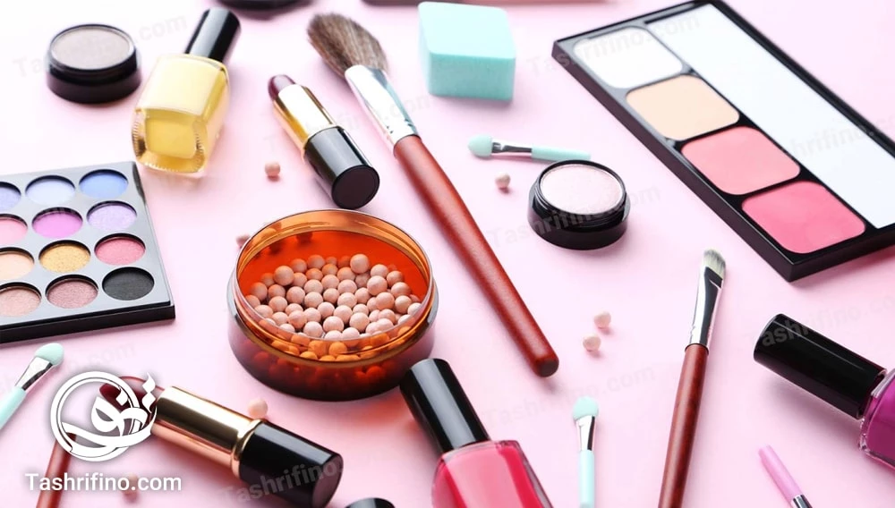 4.لوازم آرایش آرایشگر عروس را بررسی کنید