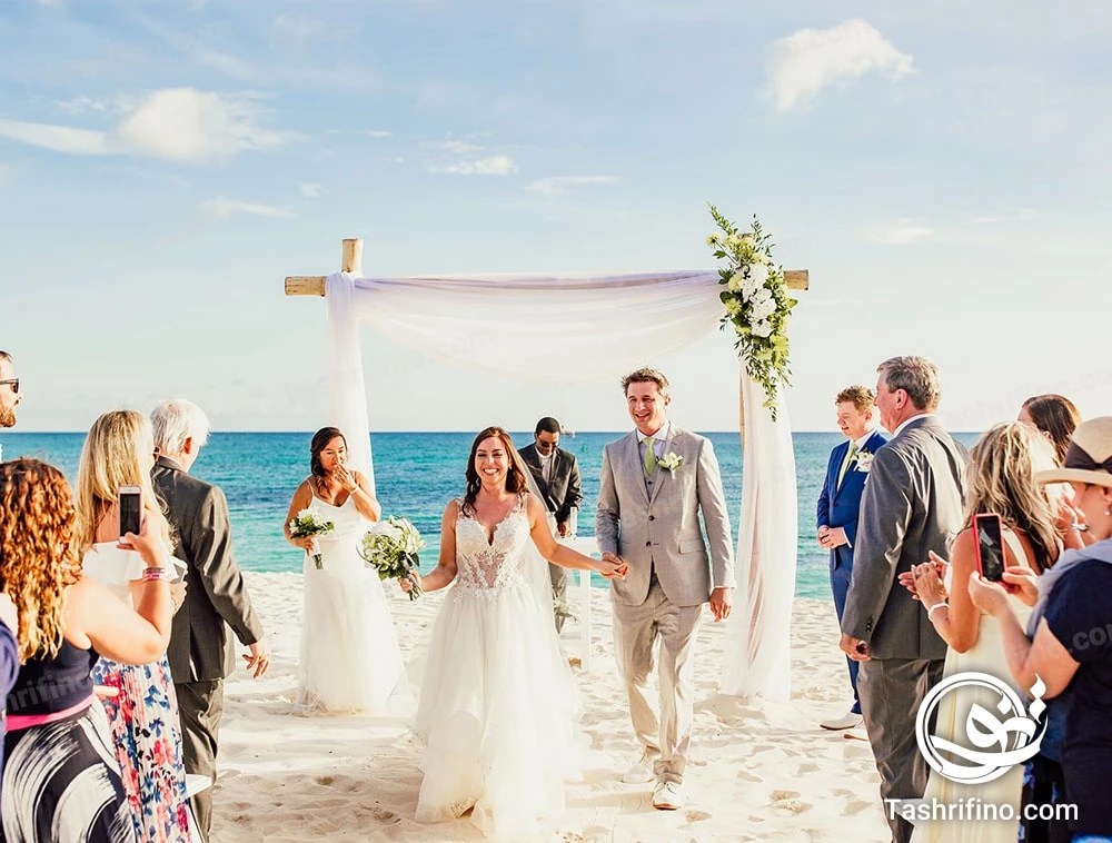 محل برگزاری جشن را به آرایشگر اطلاع دهید